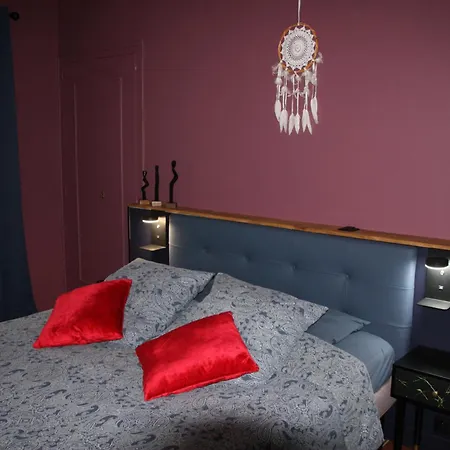 La Belle Chaumiere *
