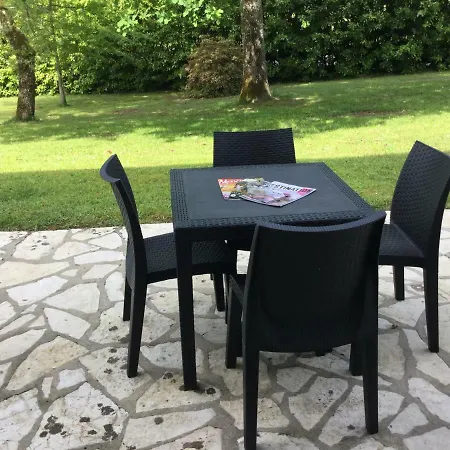 La Belle Chaumiere לינה וארוחת בוקר