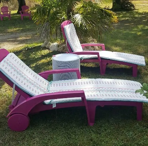 La Belle Chaumiere Bed & Breakfast